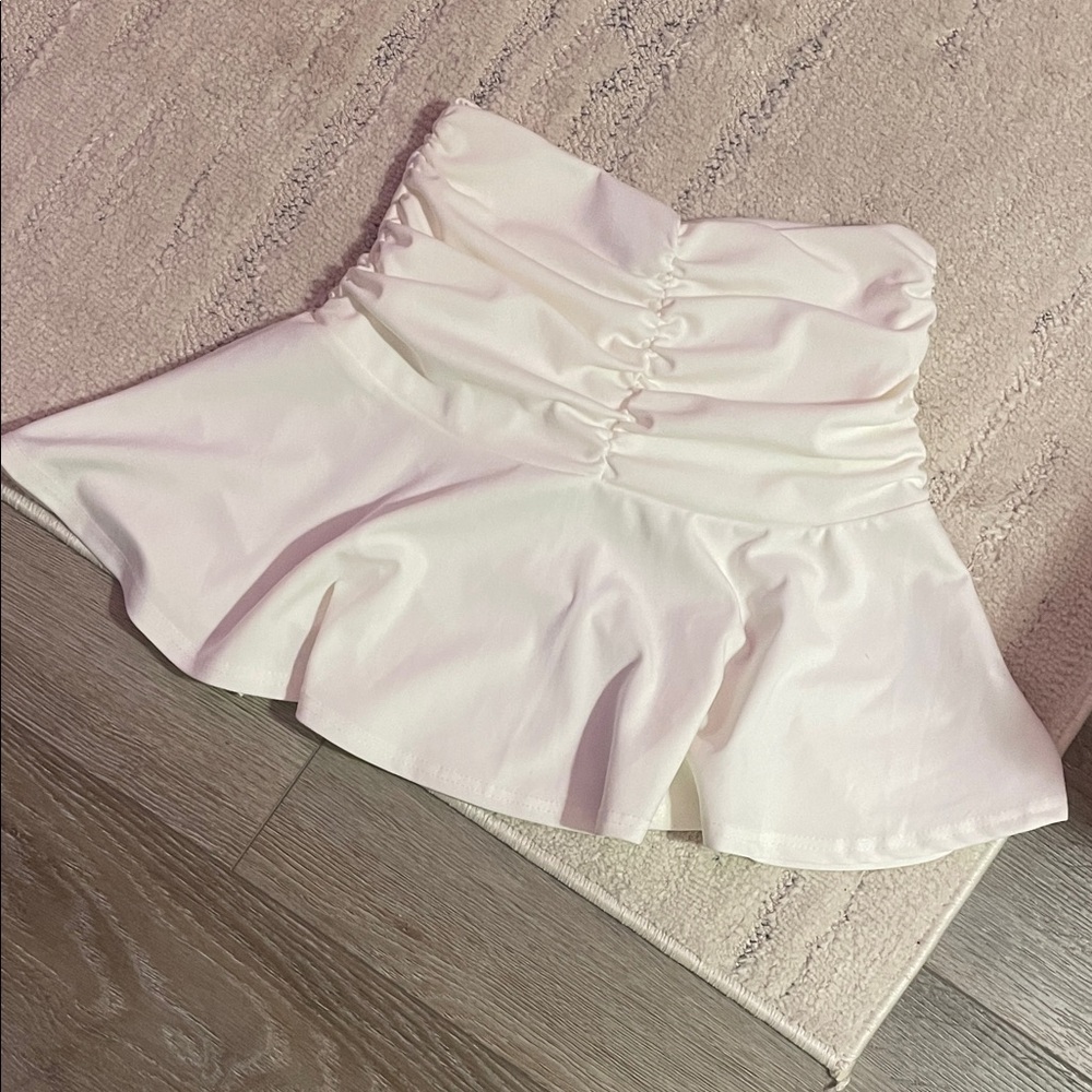 *NEW* Ruched Mini Skirt - Picture 5 of 7
